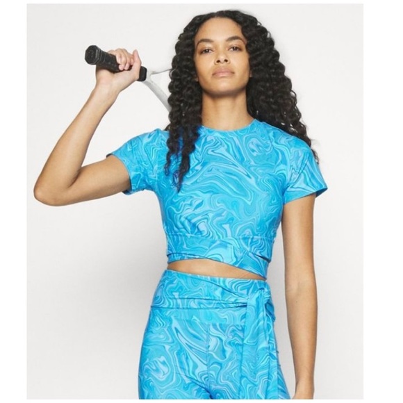 EleVen By Venus Williams | Wrapped Cropped Tee In Arctic Blue Marble | S - Picture 5 of 9